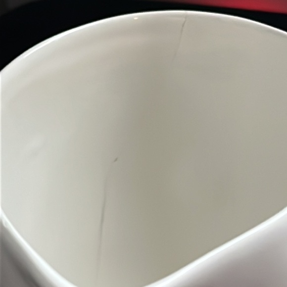 Magenta Cream - Picture 4 of 4